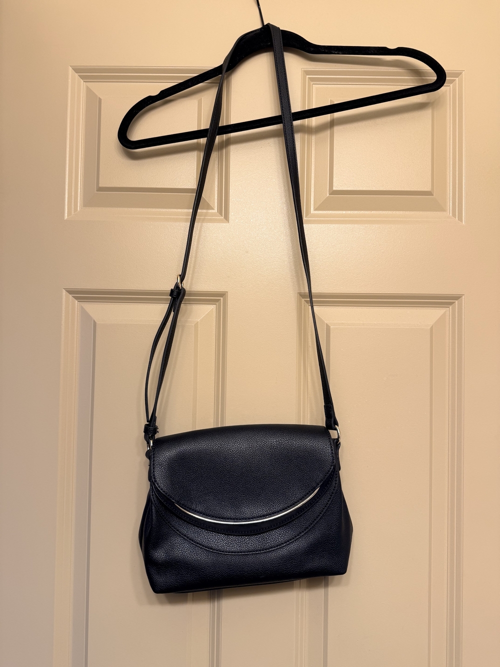 Lauren Conrad LC Black Pebbled Crossbody Purse Classic Every Day Bag - Picture 2 of 9